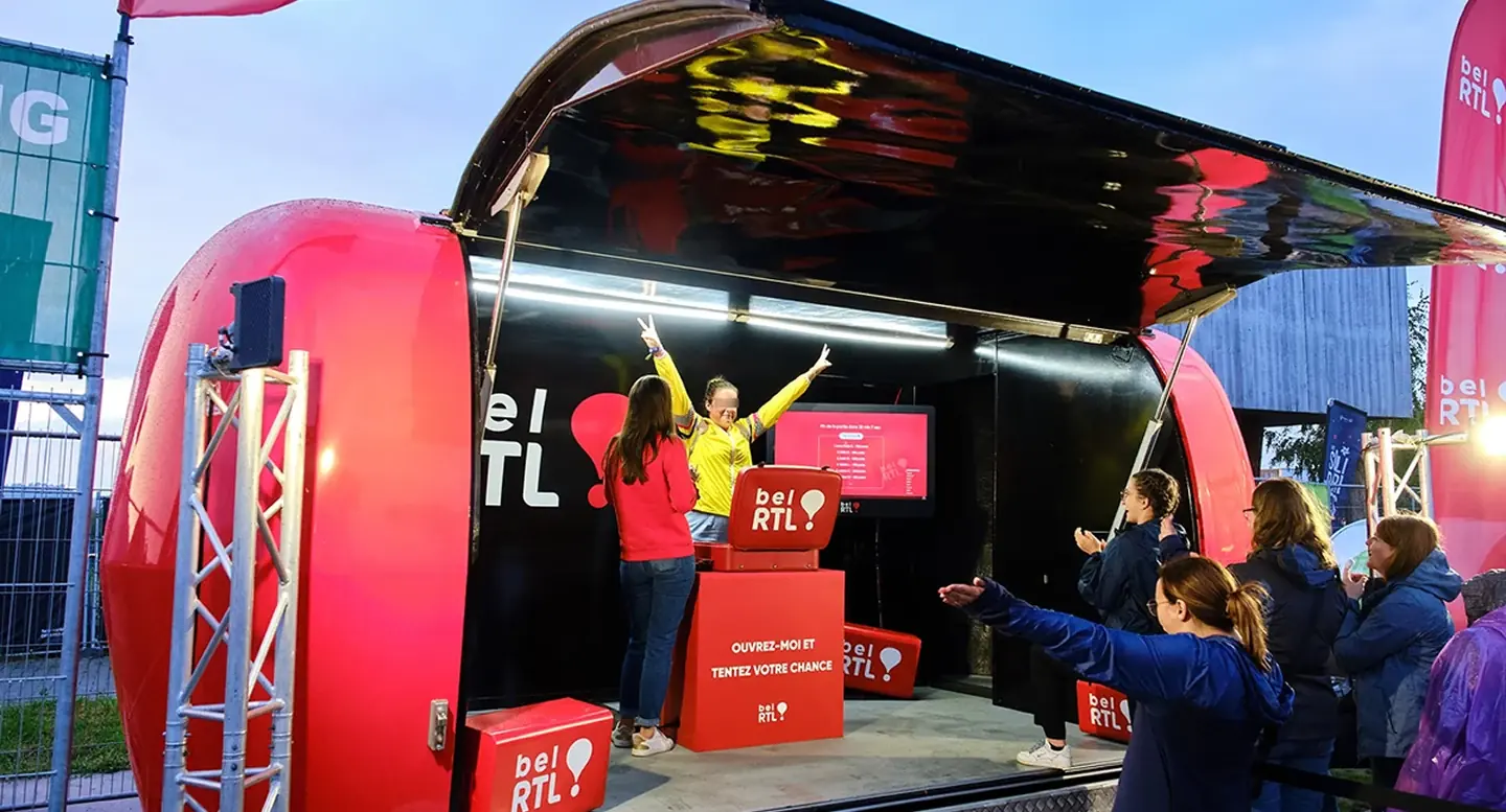 Visitors playing the bel RTL airstream game at an event